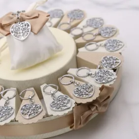 Bomboniera L'Albero del Cuore con Portachiavi su Torte