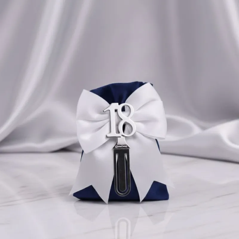 Segnalibro 18: Eleganza e Ricordo per il Compleanno Perfetto