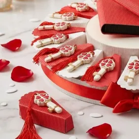 Torta Bomboniera Chiave Quadrifoglio Portafortuna con Nappina rossa.
