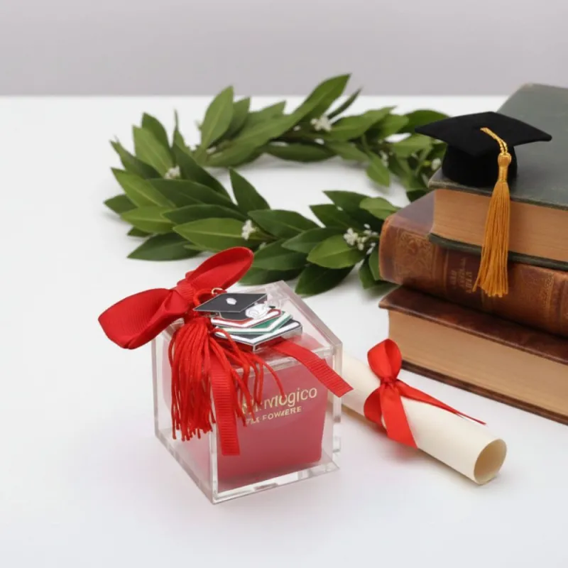 Bomboniere Laurea Libroni e Tocco Nappina su Plexiglass