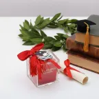 Bomboniere Laurea Libroni e Tocco Nappina su Plexiglass