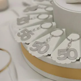 Torta Bomboniera numero 50 Portachiave Silver