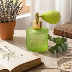 Portaprofumo con spray con scritta confezionato in scatola da cerimonia