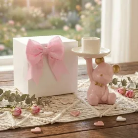 Bomboniera Orsetto rosa in Porcellana con Candela e Piattino – Confezione Cerimonia Completa Battesimo Nascita