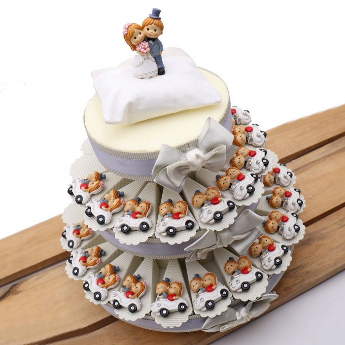 Torta Bomboniere Magneti Sposi in  Macchina