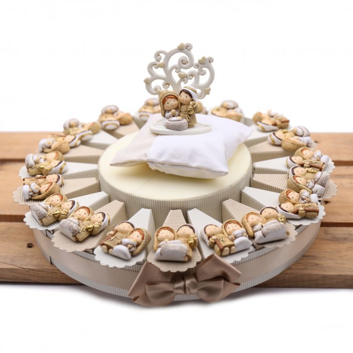 Torta Bomboniere Battesimo Sacra Famiglia con Torta e Astuccio PortaConfetti.