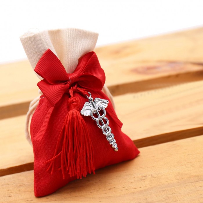 Bomboniera Sacchetto con Caduceo Moderno Nappina per Laurea Farmacia fiocco e confetti rossi.