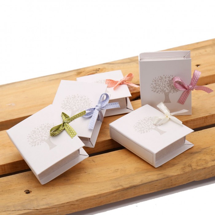 Bomboniere Matrimonio Libro Book Albero della Vita astuccio Avana con Nastro Tratteggio e Confetti