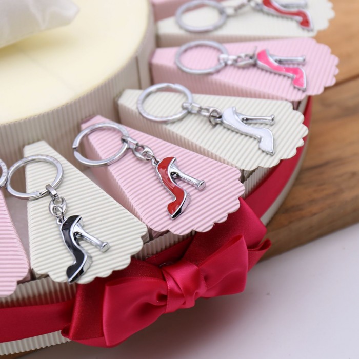 Portachiave Tacco a Spillo Donna Torta Bomboniere per Prima Comunione, astucci e confetti.