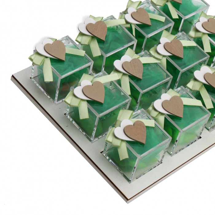 Vassoio Plexiglass Verde con Applicazione Legno Doppio Cuore Confetti Vassoio Plexiglass Verde con Applicazione Legno Doppio Cuore Confetti