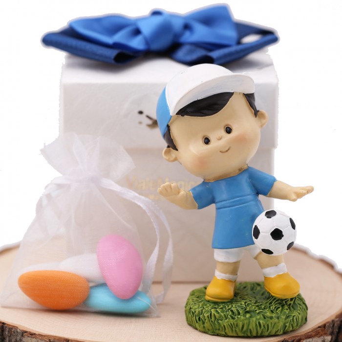 Calciatori squadra colorata con cappellino e palla bomboniere Comunione