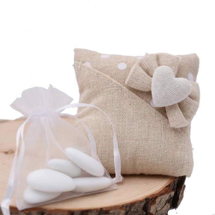 Sacchetti con cuoricino Bomboniere confezionate diversi modelli Sacchetti con cuoricino Bomboniere confezionate diversi modelli