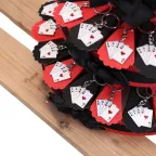Bomboniere Compleanno su Torta Portachiavi Carte Poker D’Assi