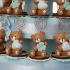 Bomboniere Memoclip Mix Orsetto Cuore e Quadrifoglio su Torta Battesimo