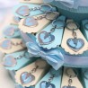 Piedini a Cuore Azzurri Portachiave su Torta Bomboniera