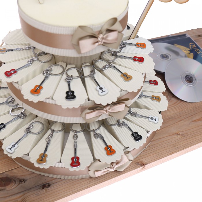 Torta Bomboniere Musicali Ciondoli Chitarre Colorate Compleanno