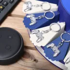 Bomboniere Compleanno Portachiave Joystick Confezionato Su Torta