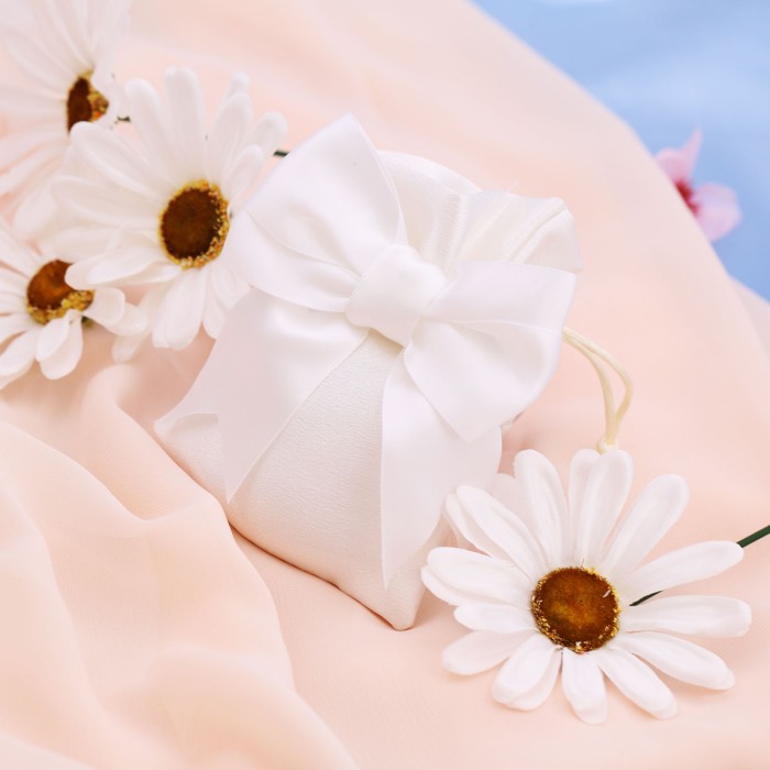 Sacchetto Morbido in colorazione Bianco idea Compleanno