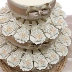 Sacra famiglia su albero della vita Torta Portaconfetti con Appendino
