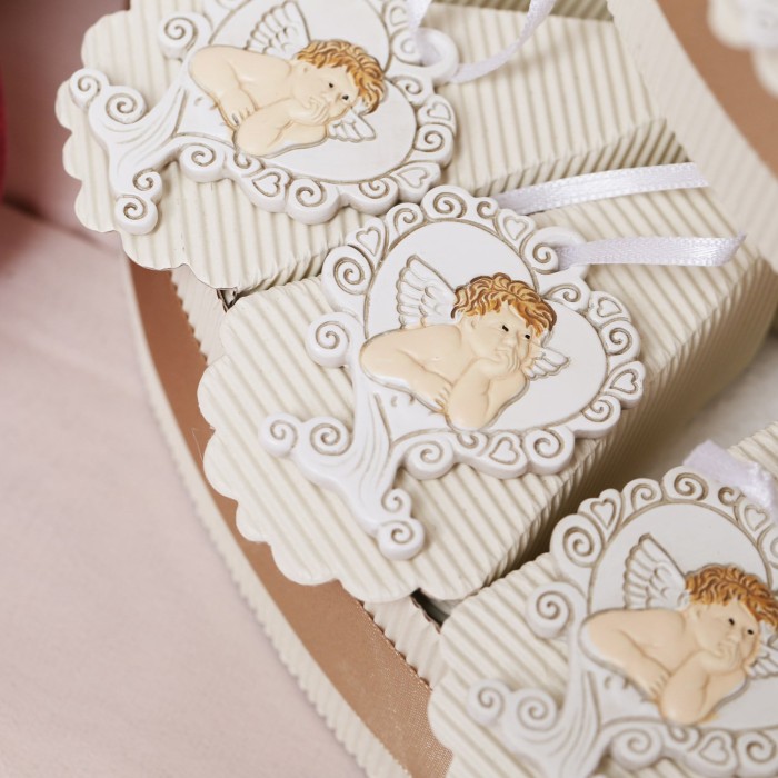 Torta Bomboniere Angelo Con Cuore Per Battesimo Bimba | Calamite Angioletti Su Alzatina, Con Confetti, Fino A 90 Fettine