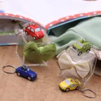 Comunione Bomboniere confezionate portachiavi mix di automobili dettaglio