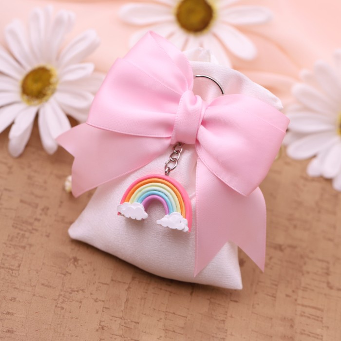 Bomboniera Battesimo confezionata arcobaleno su sacchetto Prima Comunione dettaglio www.vialemagico.it