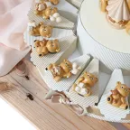Viale Magico Dettaglio Torta Bomboniere Nascita con calamita orsetto Teddy portaconfetti