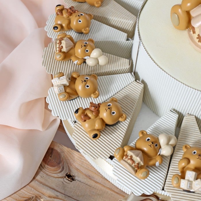 www.vialemagico.it Torta Bomboniere Nascita con calamita orsetto Teddy portaconfetti