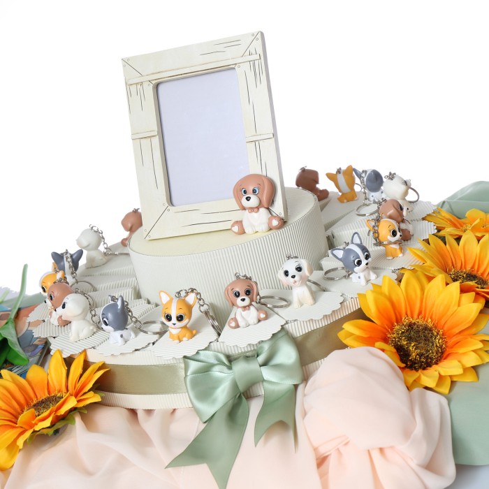 Cagnolini Bomboniere Comunione Portachiavi su Torta portaconfetti portafoto