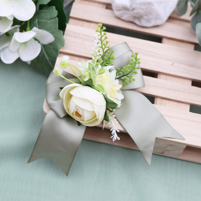 Segnaposto Promessa di Matrimonio con fiocco e Pick di peonie bianche Segnaposto Promessa di Matrimonio con fiocco e Pick di peonie bianche