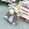 Confezioni di Bomboniere per Matrimonio con fiori bianchi in pick sacchetto
