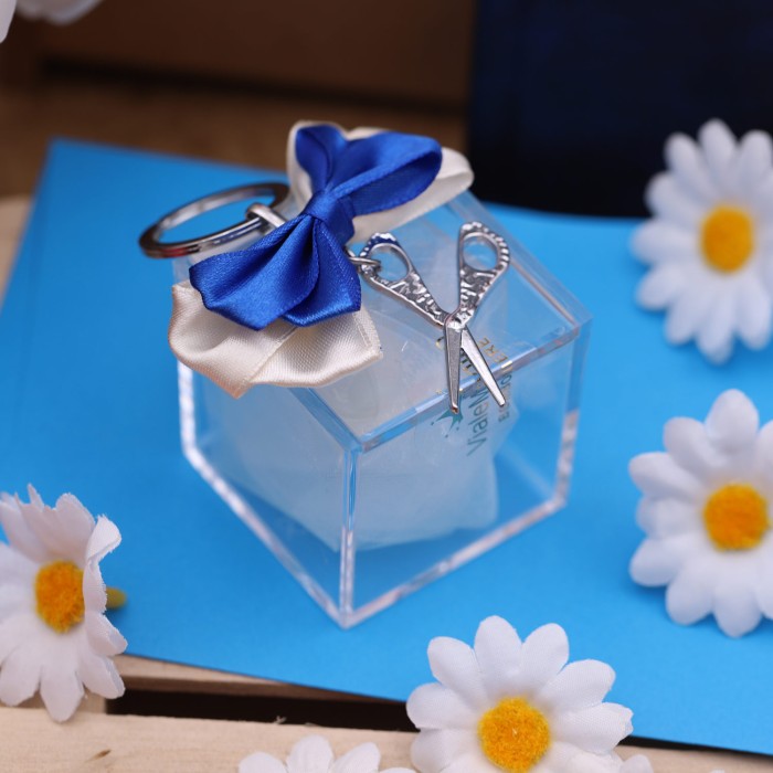 Plexiglass Laurea con Ciondolo Forbice www.vialemagico.it