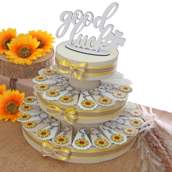 Portachiavi Girasole Su Torta Bomboniere per Compleanno e Prima Comunione Lui e Lei: