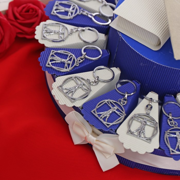 Laurea Uomo Vitruviano Bomboniere Belle arti e Fisioterapia su torta www.vialemagico.it