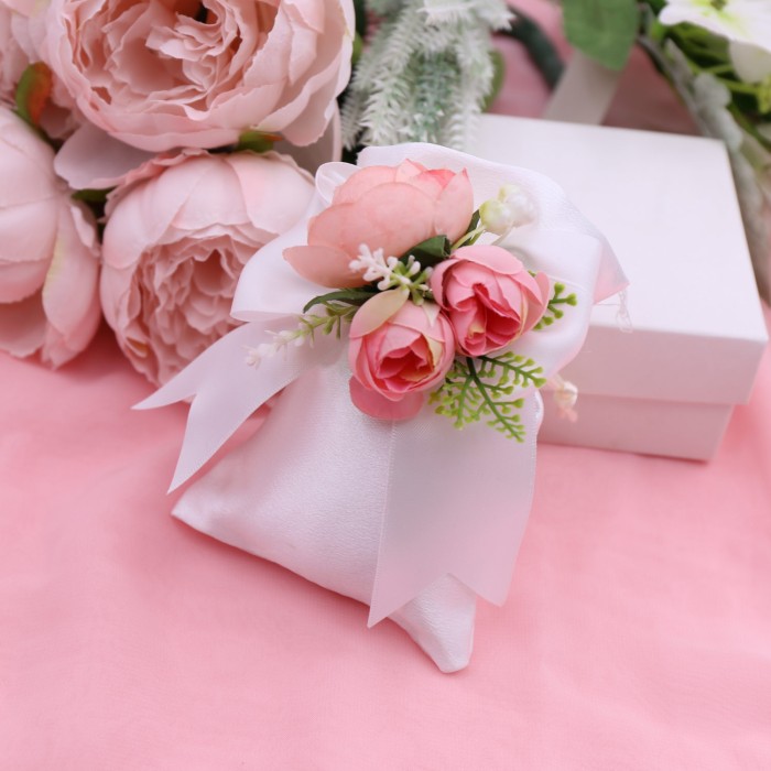Prima Comunione bambina bomboniere confezionate fiore rosa pick