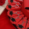 Tocco laurea bomboniere su torta multipiano cappello college viale magico