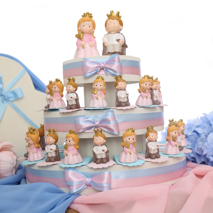 Torta bomboniere per Battesimo e Prima Comunione gemellini confezionata per allestimento e confettata
