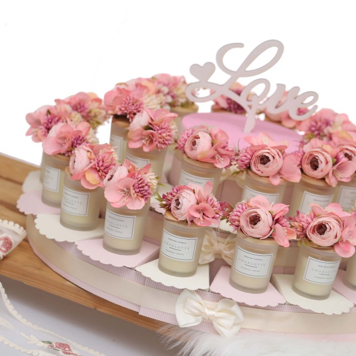 Bomboniere candele profumate con pick di fiori rosa per Battesimo bimba, Prima Comunione o Matrimonio torta 30 bomboniere