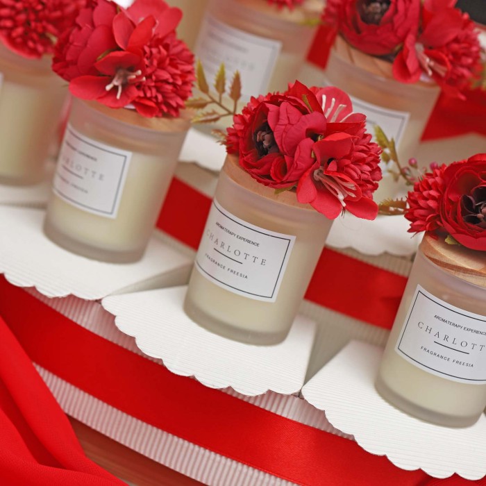 Bomboniere a vista, complete di confetti e bigliettini personalizzati