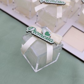 scatolina in plexiglass con applicazione in legno per promessa di matrimonio