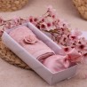 Asciugamano in Cotone con Rosa in Porcellana per Battesimo - Bomboniere Confezionate