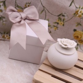 Candela profumata Bianca per Matrimonio bomboniere confezionate con fiore in ceramica