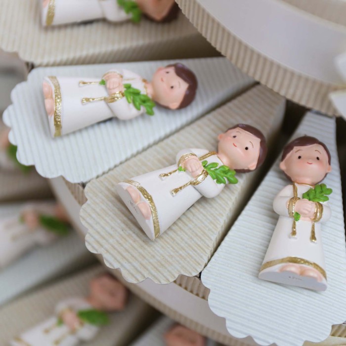 Cake Topper omaggio con le strutture statuina Maxi "Sacro Ulivo" abbinata alle bomboniere
