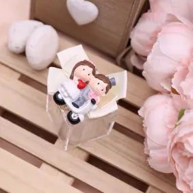 Magnete Sposini in Vespa Bomboniere Plexiglass Con confetti