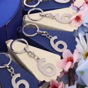 Numero 6 Portachiave Silver Idea Compleanno