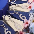 Numero 6 Portachiave Silver Idea Compleanno