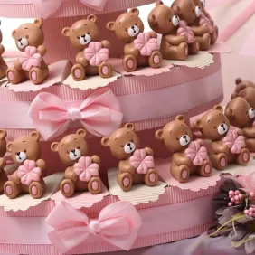 Battesimo Bomboniere Bimba Orsetto con quadrifoglio su torta