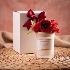 Candela Charlotte con fiori rossi in Scatola da cerimonia