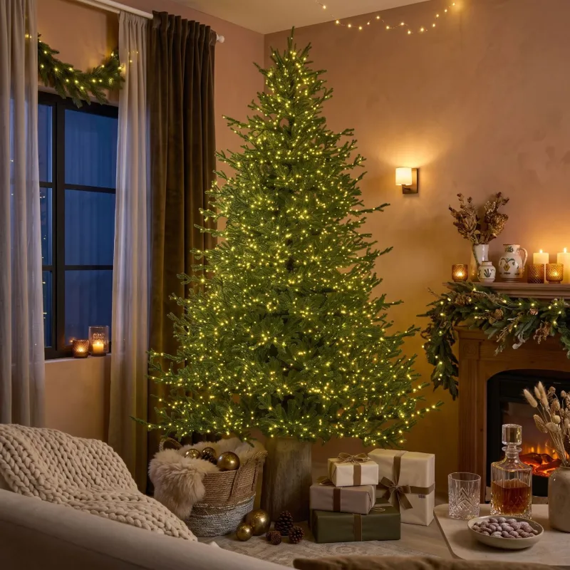 Albero di Natale Artificiale Pino Lucciole H 240 cm con 4200 LED Bianco Caldo e Telecomando