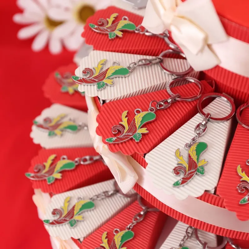 Torta portaconfetti con Asso di Bastoni portafortuna | Bomboniere